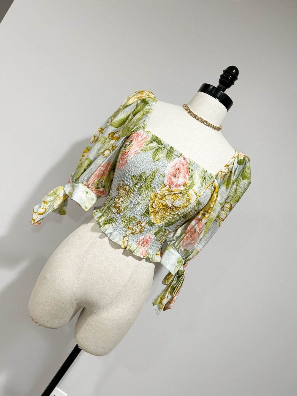 Express Floral Smocked Puff-Sleeve Crop Top in Green and Pink